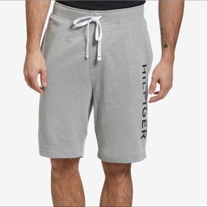 Tommy Hilfiger Men's Fleece Shorts in Heather Gray